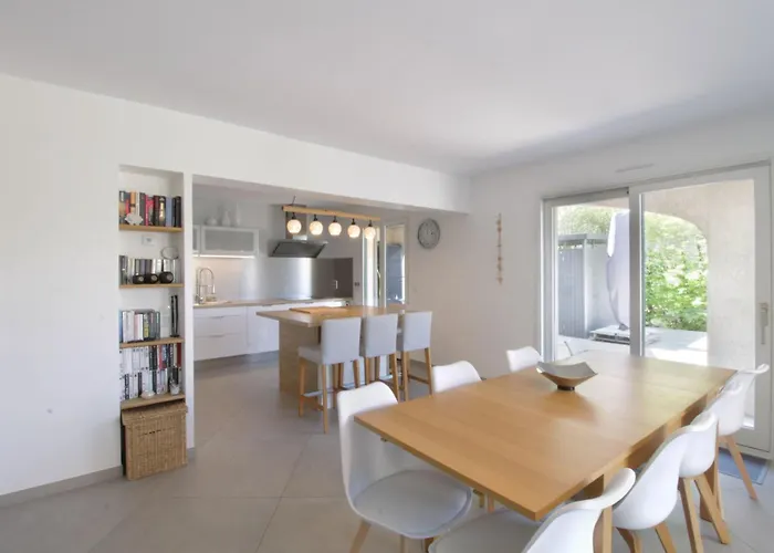 Pretty Terraced House With Garden Level In Aix-Les-Bains